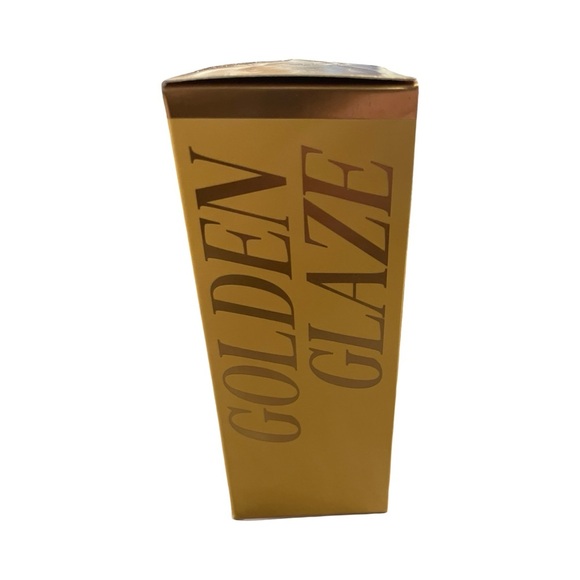 TRULY Golden Glaze Body Oil with Shimmer - Picture 2 of 5